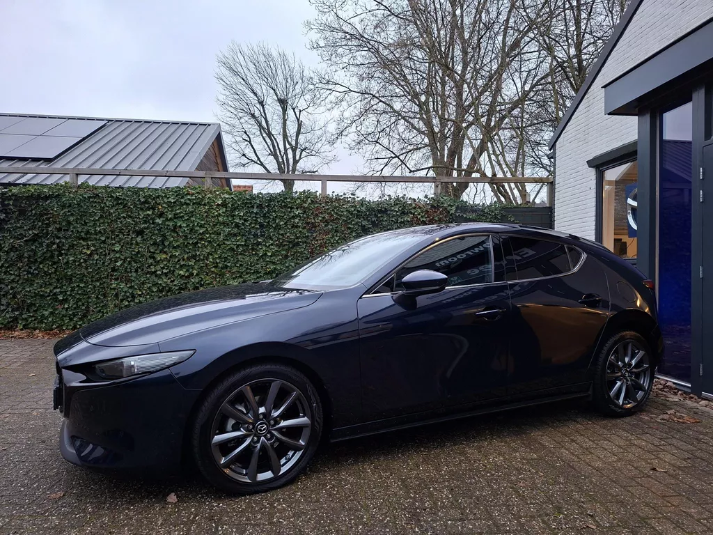 Mazda 3 2.0 e-SkyActiv-G M Hybrid 122 Comfort met Bose 360&deg; camera