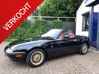 Mazda MX-5 1.6i-16V Black and Red RHD